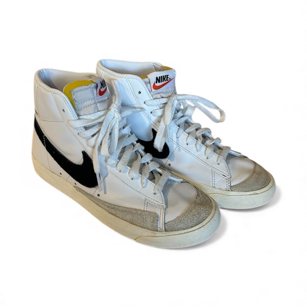 Nike Blazers White and Black Vintage High-Tops size 6 1/2
